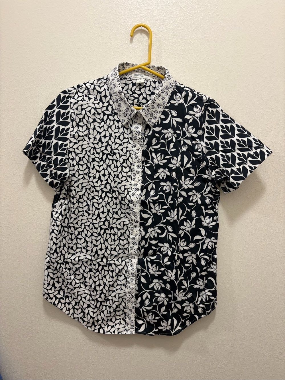 Coldwater Creek Black & White Mixed Floral Button-Down Shirt Sz M Cotton Classic